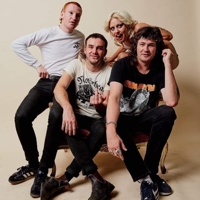 Amyl and The Sniffers